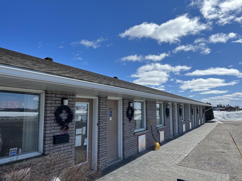 Earlton Motel エクステリア 写真