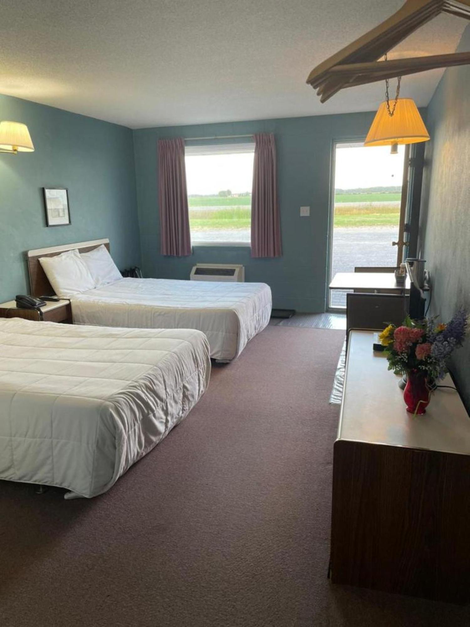 Earlton Motel エクステリア 写真
